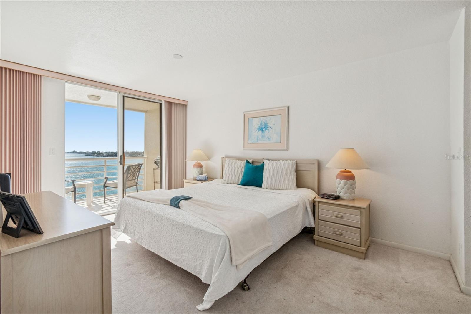 6105 BAHIA DEL MAR CIR #686, ST PETERSBURG, FL — photo 19