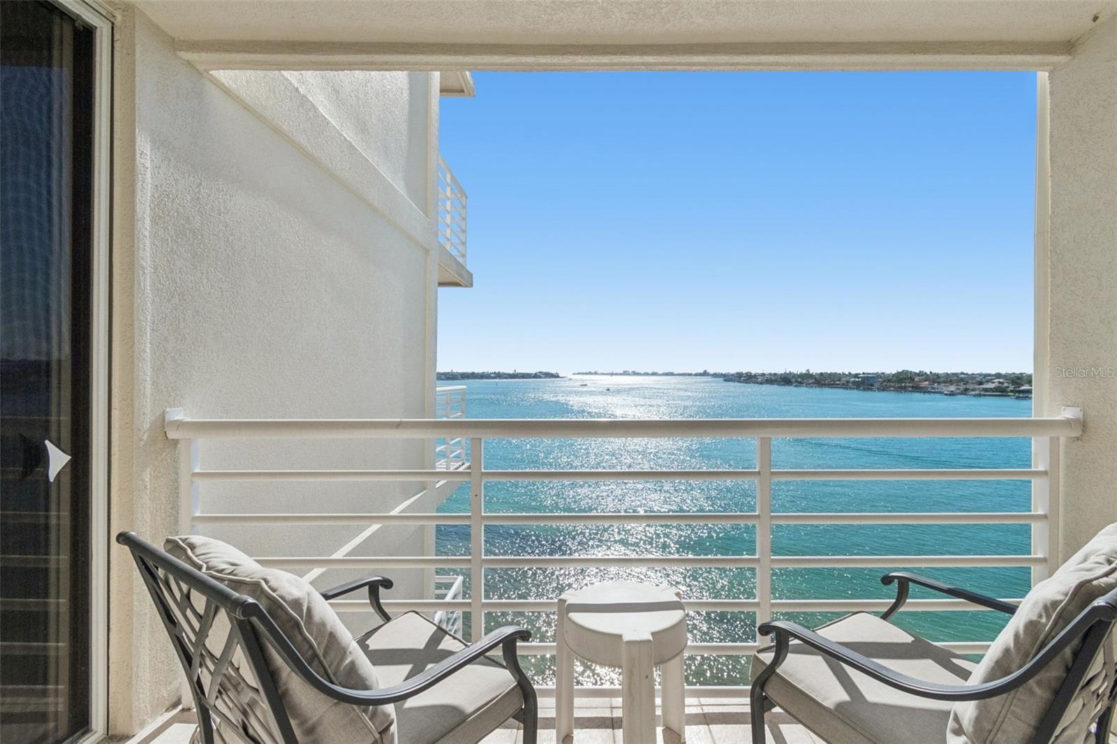6105 BAHIA DEL MAR CIR #686, ST PETERSBURG, FL — photo 22
