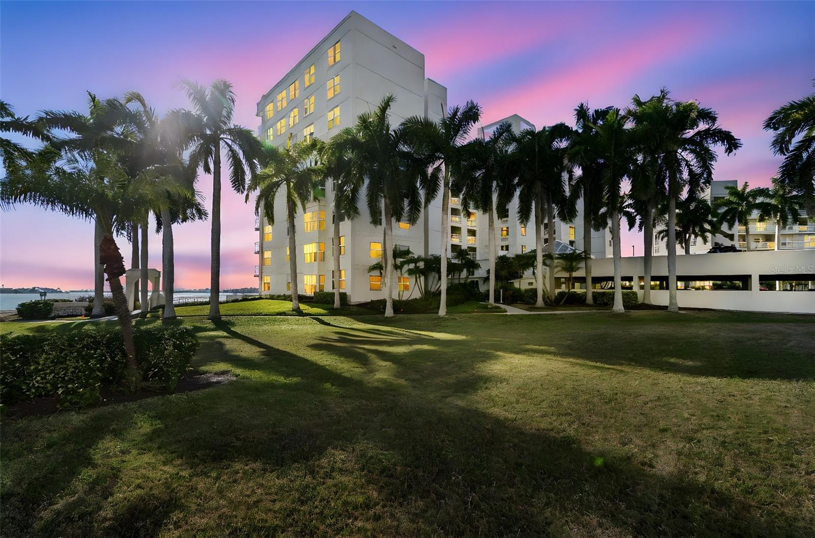 6105 BAHIA DEL MAR CIR #686, ST PETERSBURG, FL — photo 28