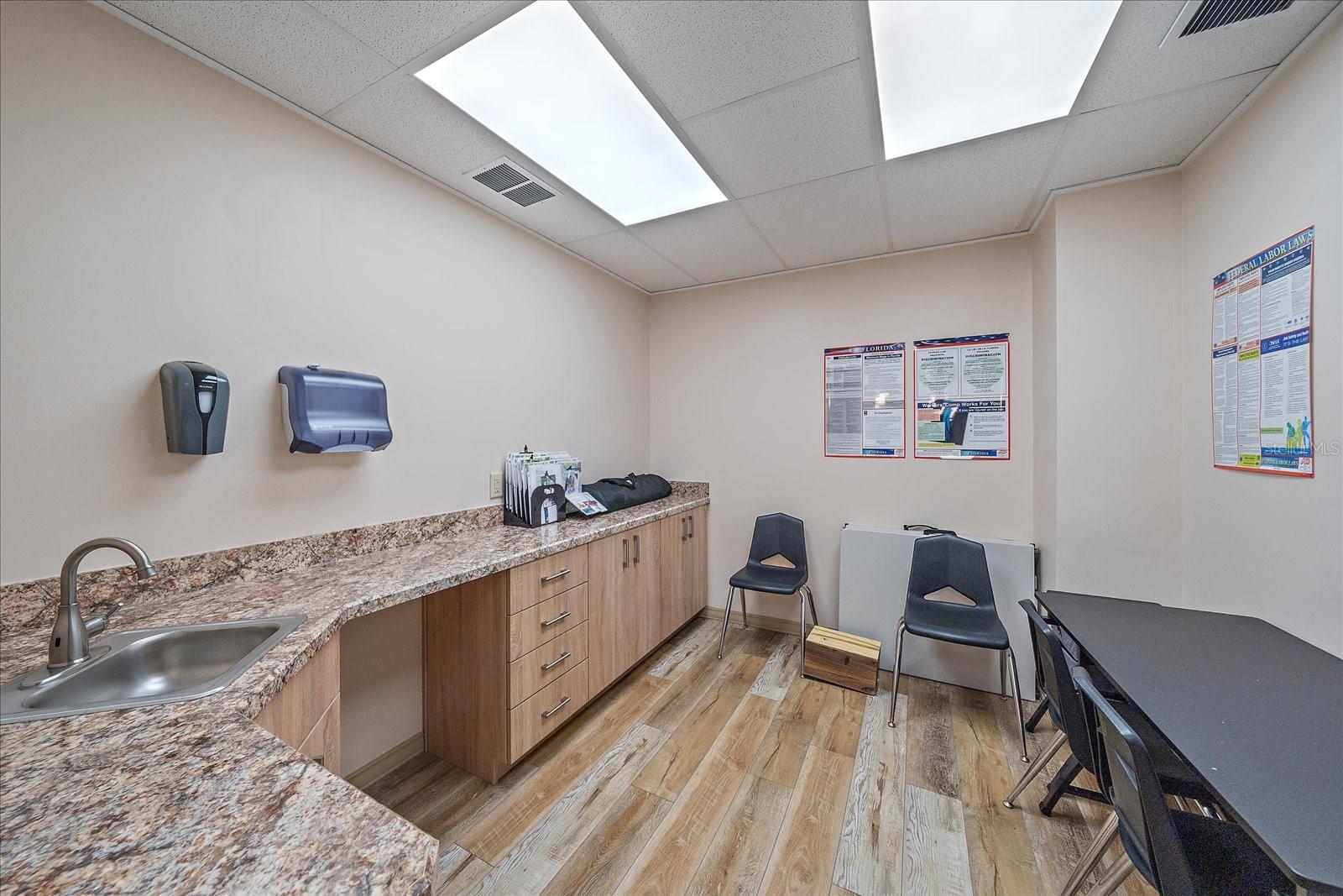 1872 S TAMIAMI TRL #A, VENICE, FL — photo 13