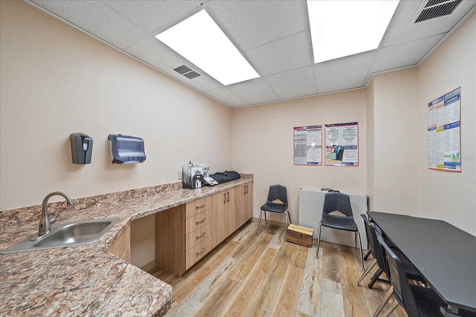 1872 S TAMIAMI TRL #A, VENICE, FL — photo 23