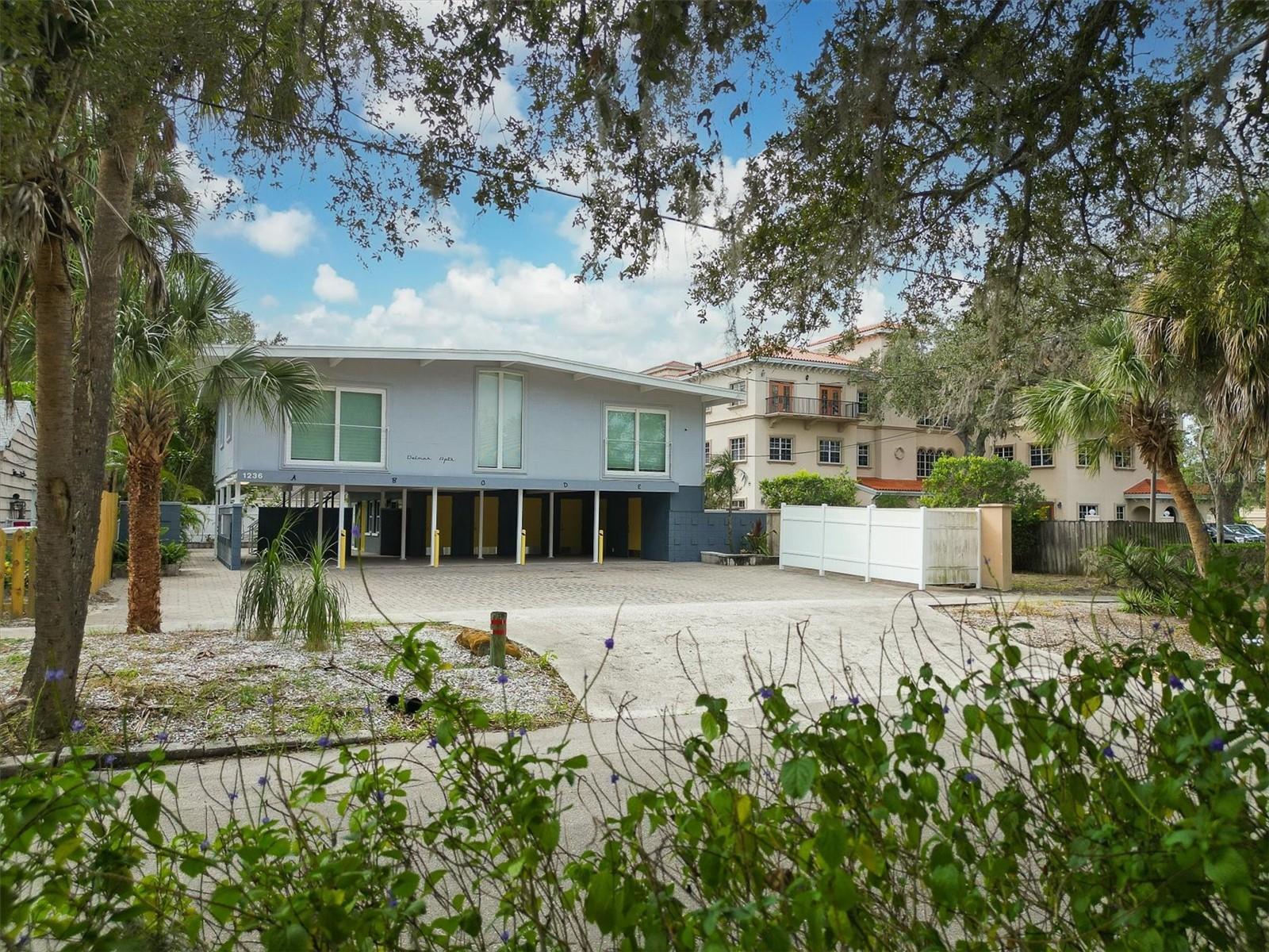 1236 13TH ST, SARASOTA, FL — photo 4