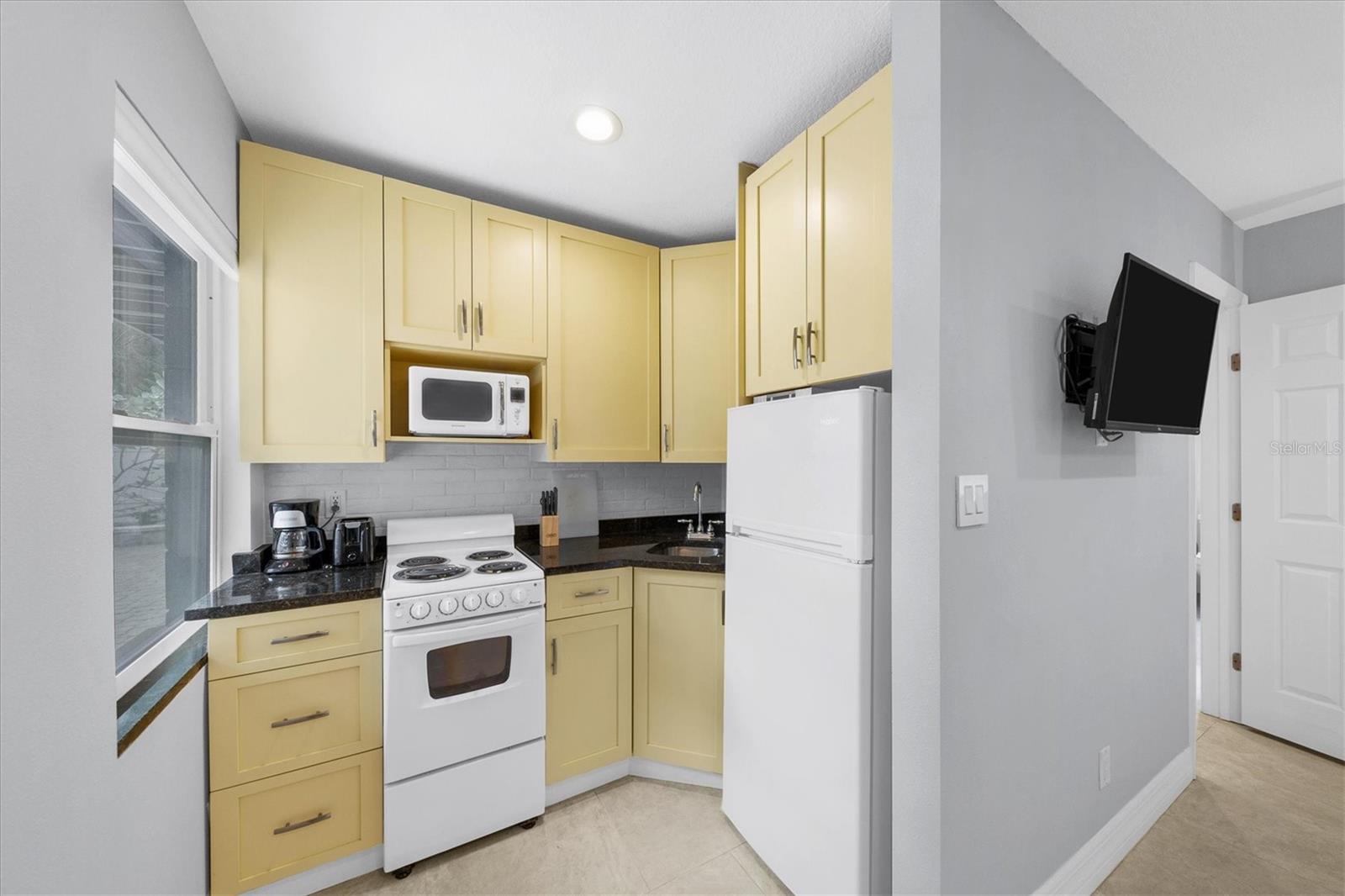 1236 13TH ST, SARASOTA, FL — photo 17