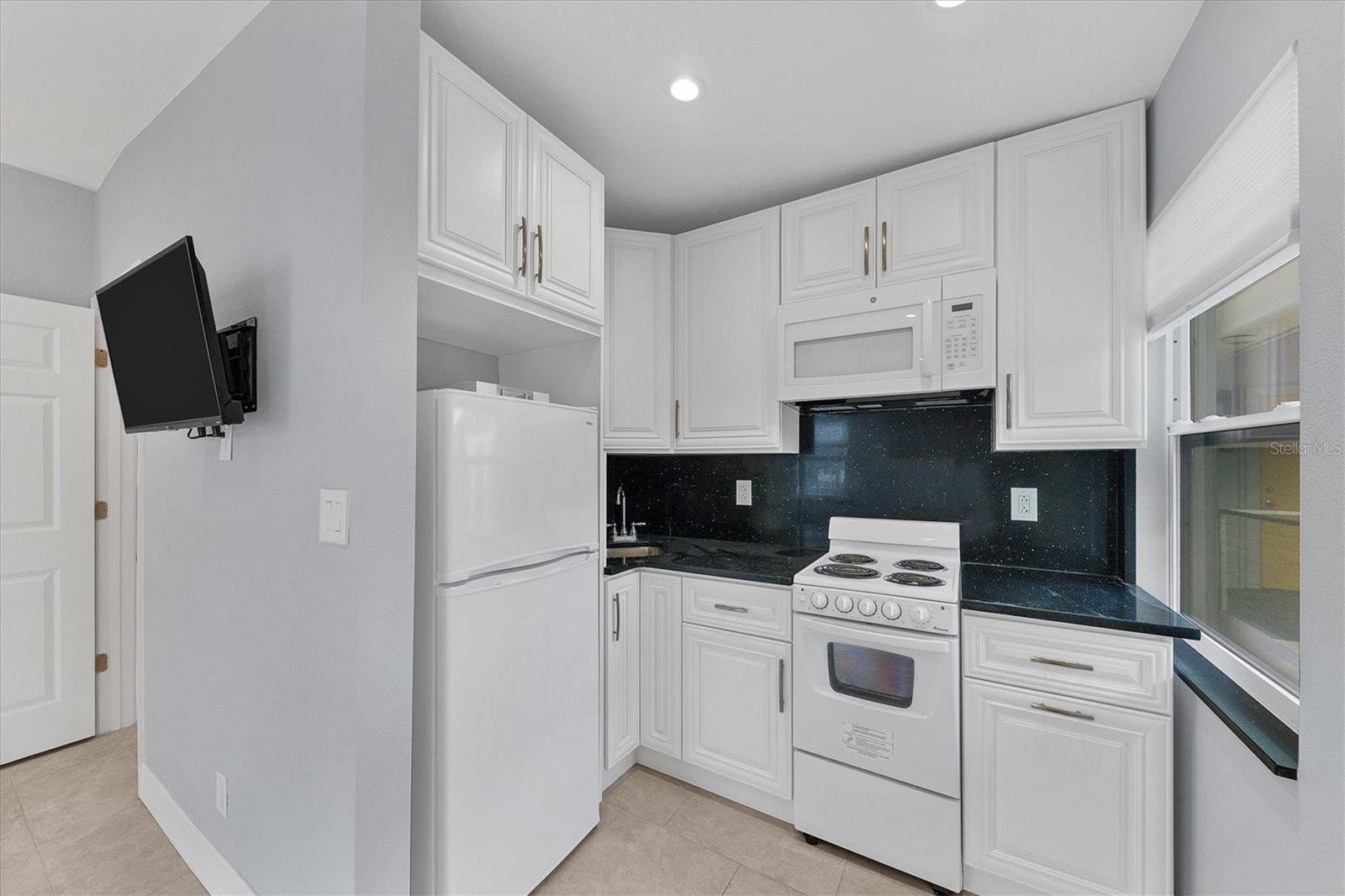 1236 13TH ST, SARASOTA, FL — photo 39