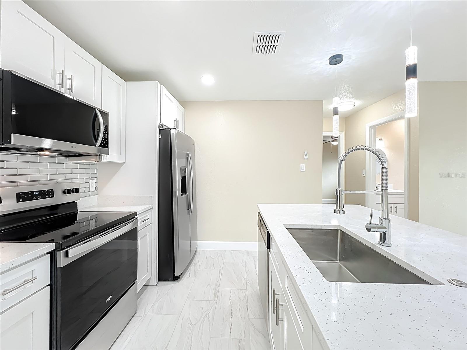 4052 CASTLEGATE DR, ORLANDO, FL — photo 11