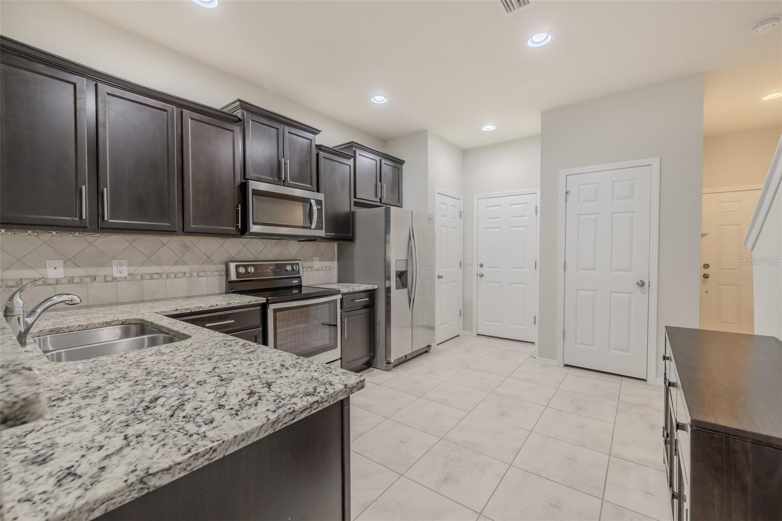 4734 WHITE SANDERLING CT CT, TAMPA, FL — photo 10