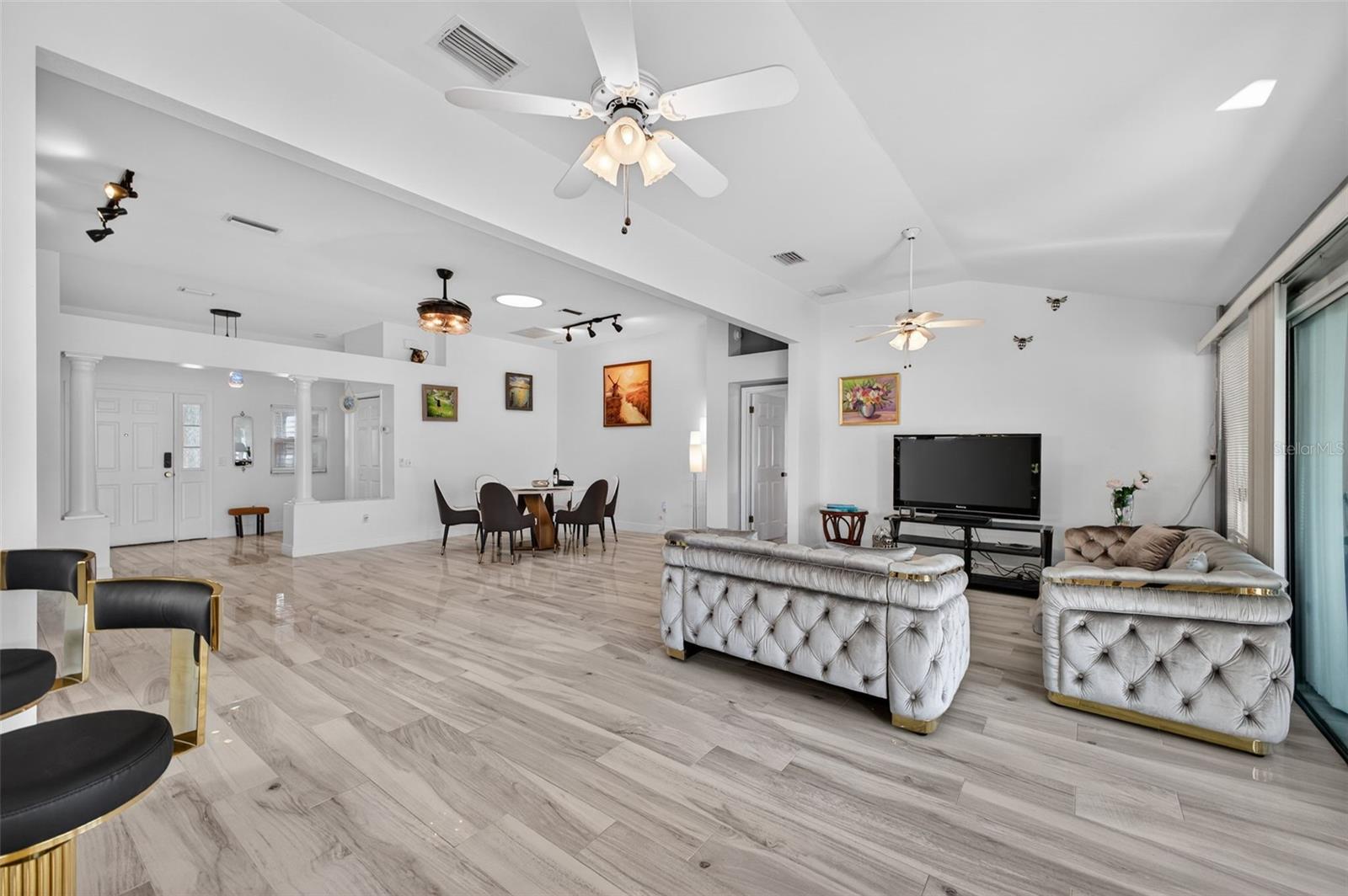 411 DEL MAR DR, LADY LAKE, FL — photo 9