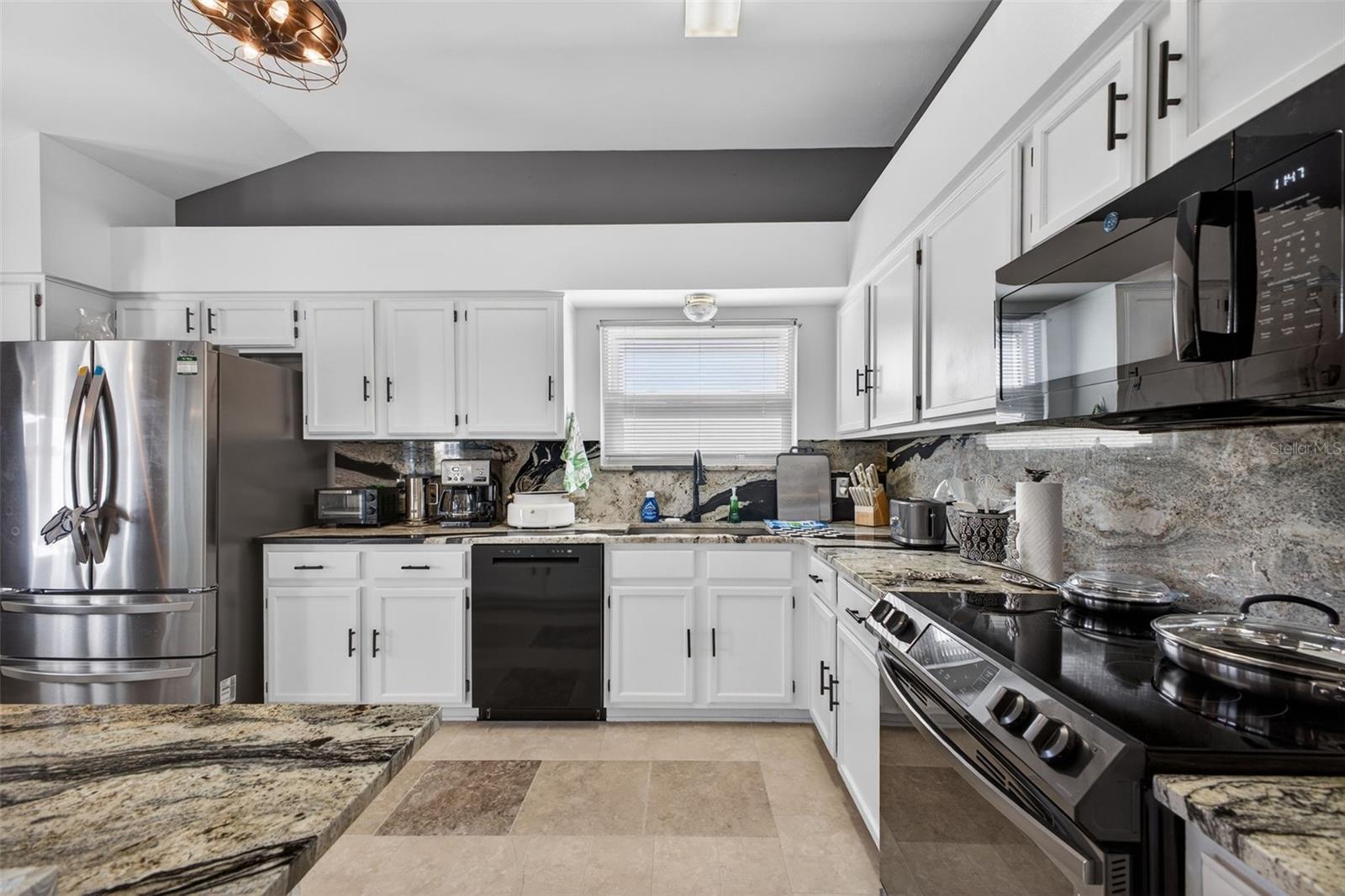 411 DEL MAR DR, LADY LAKE, FL — photo 41
