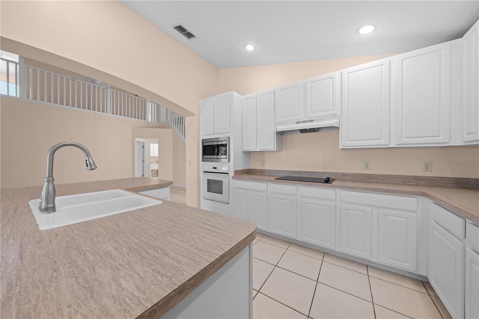 1020 GOLF COURSE PKWY, DAVENPORT, FL — photo 24