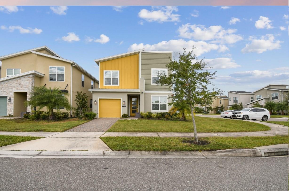 2784 BOOKMARK DR, KISSIMMEE, FL