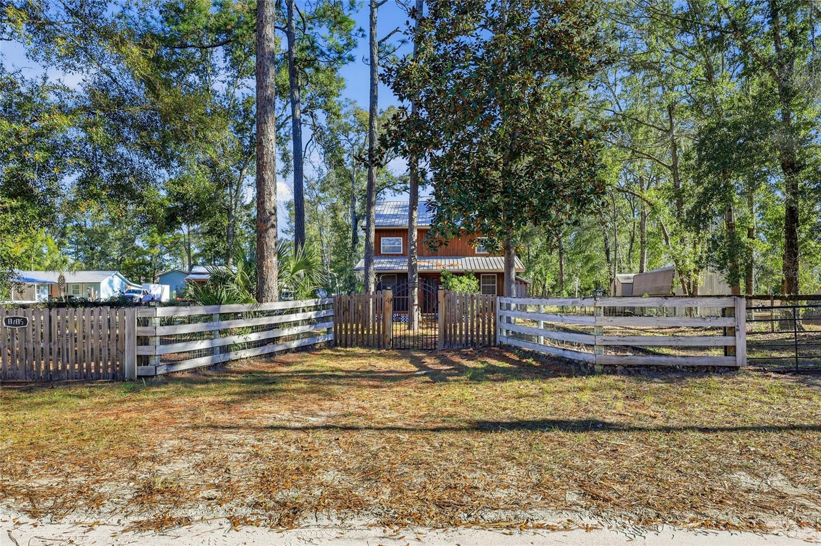 317 CEDAR ST NE, STEINHATCHEE, FL — photo 2