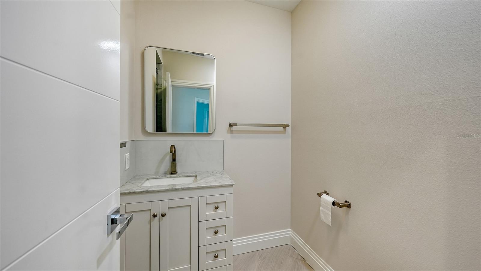 535 SANCTUARY DR #C807, LONGBOAT KEY, FL — photo 21