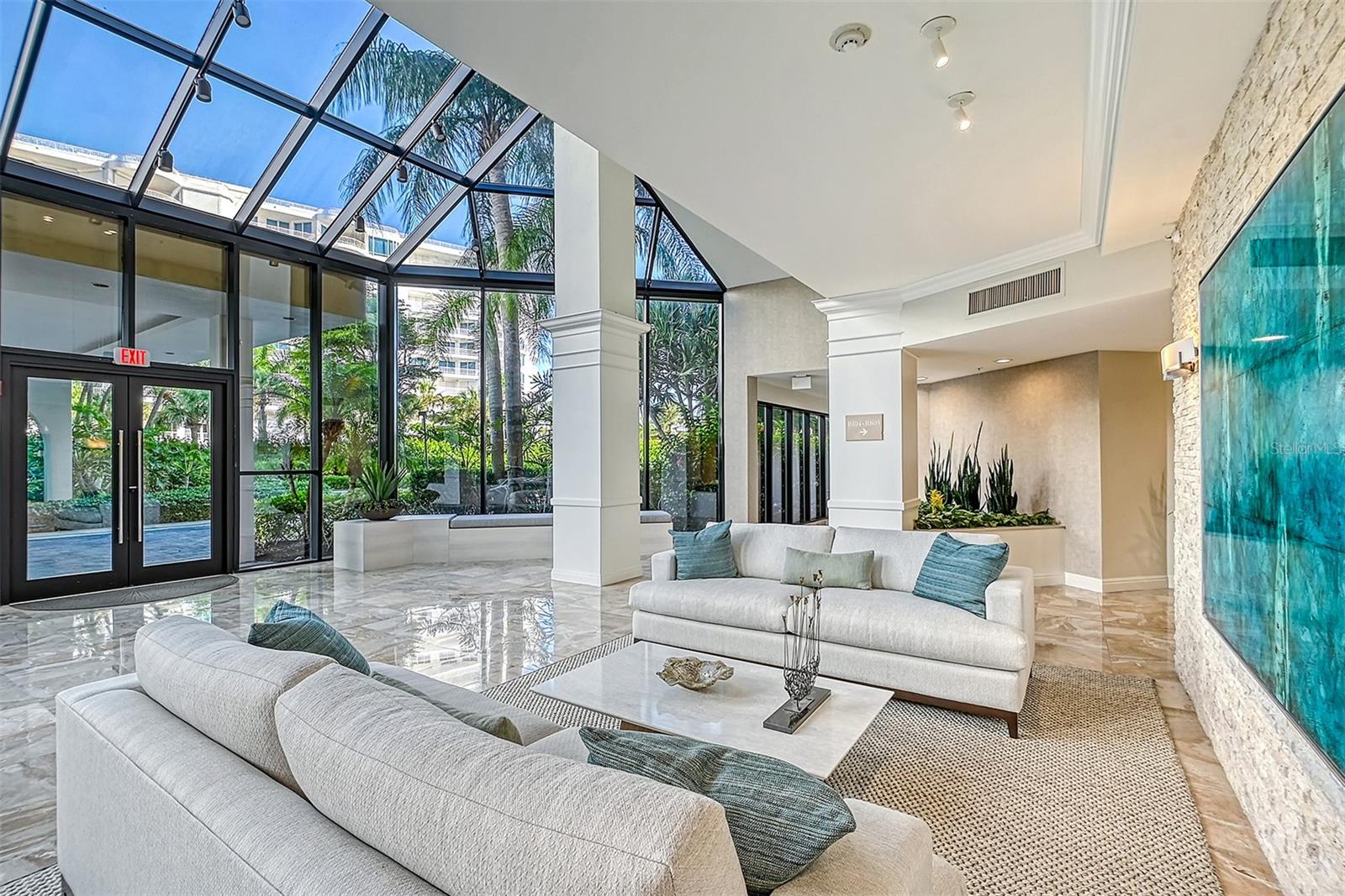 535 SANCTUARY DR #C807, LONGBOAT KEY, FL — photo 36