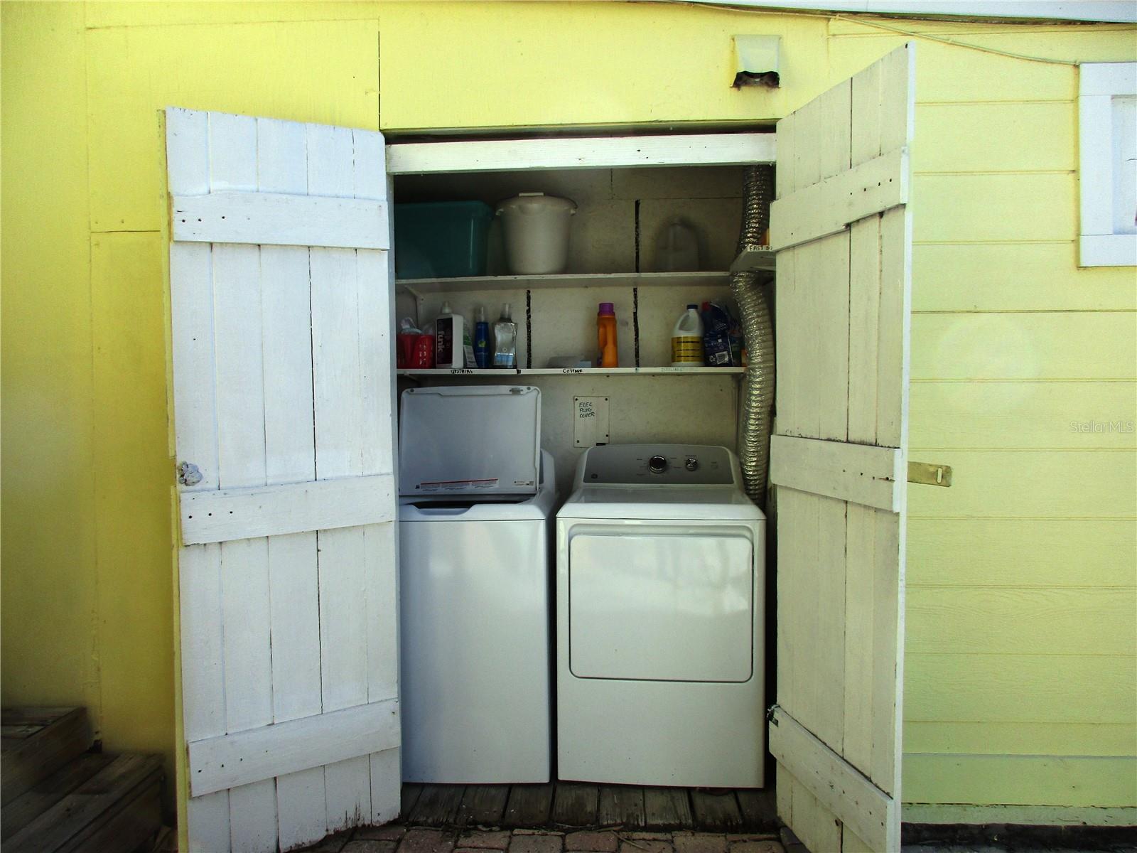 618 AVENIDA DE MAYO, SARASOTA, FL — photo 35