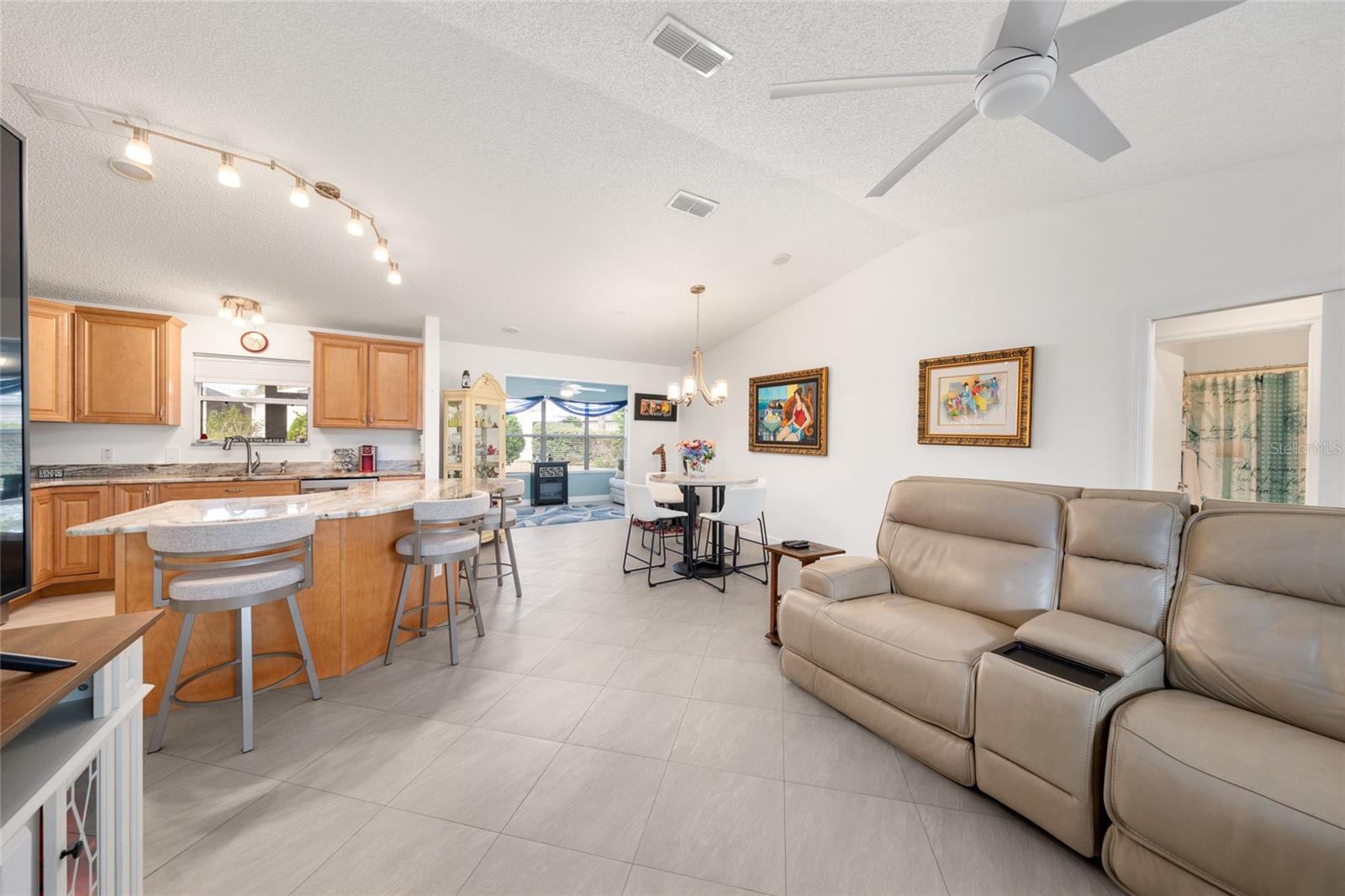 2001 CIPRIANO PL, THE VILLAGES, FL — photo 8