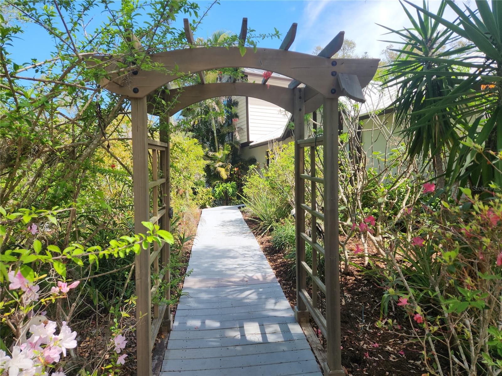 1035 SIRUS TRL, SARASOTA, FL — photo 4
