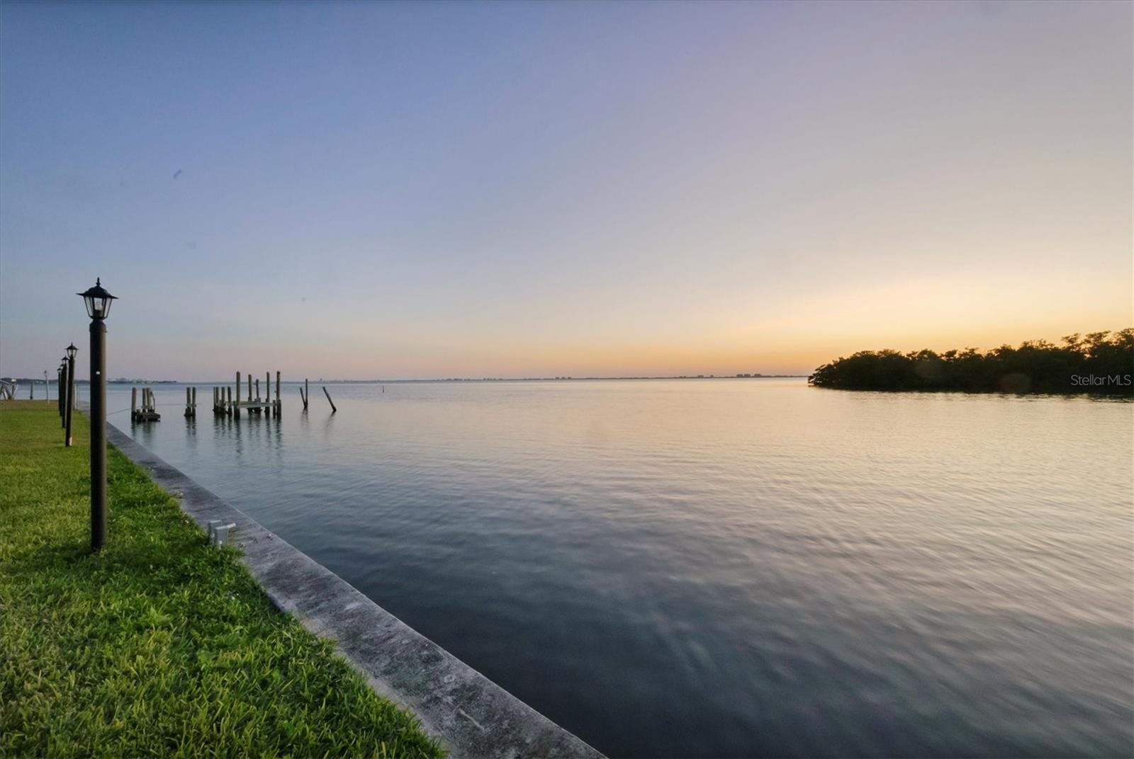 7318 WESTMORELAND DR, SARASOTA, FL — photo 35