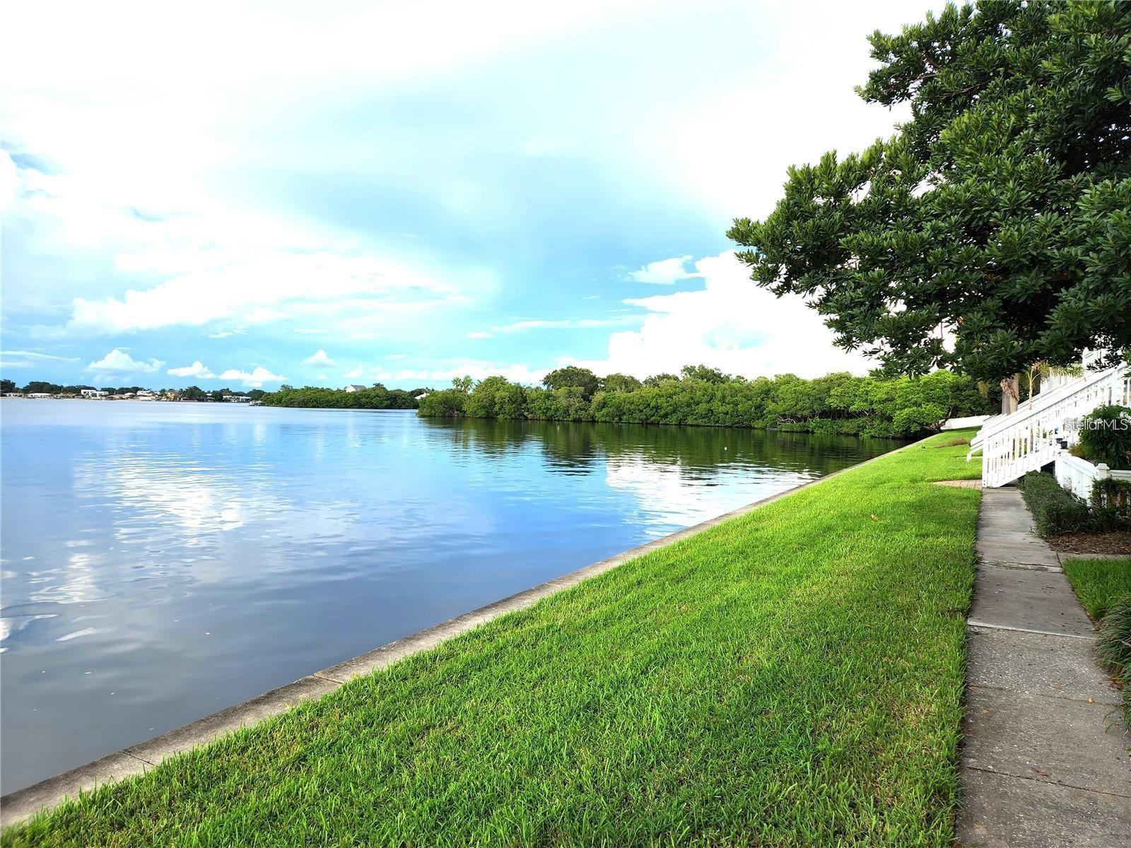205 POMPANO DR SE #B, ST PETERSBURG, FL — photo 25