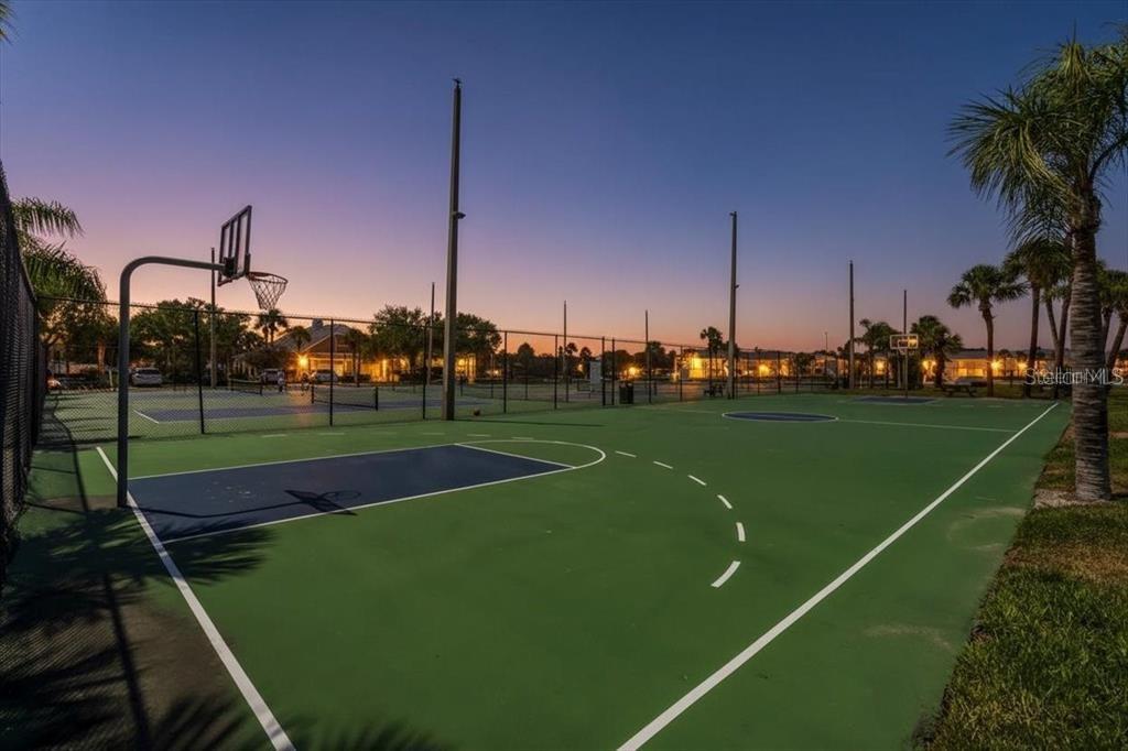 205 POMPANO DR SE #B, ST PETERSBURG, FL — photo 52