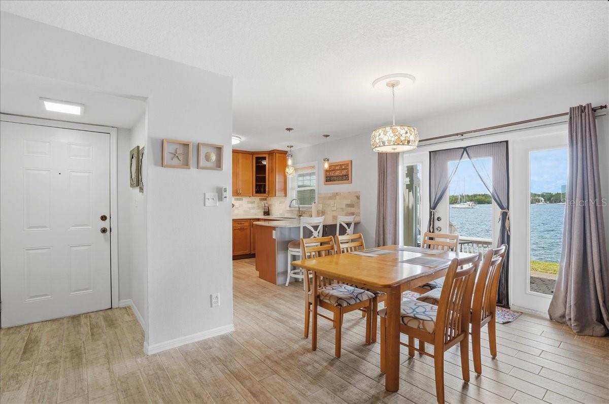 205 POMPANO DR SE #B, ST PETERSBURG, FL — photo 4