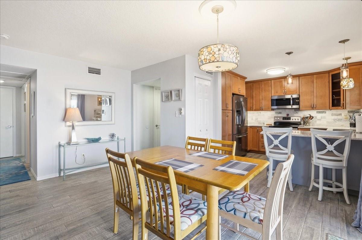 205 POMPANO DR SE #B, ST PETERSBURG, FL — photo 7