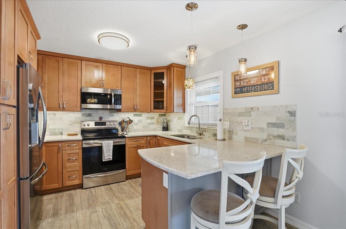 205 POMPANO DR SE #B, ST PETERSBURG, FL — photo 13