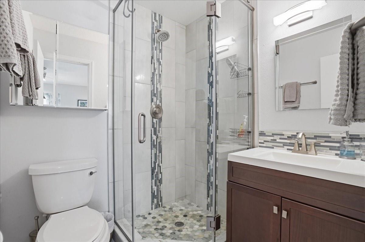 205 POMPANO DR SE #B, ST PETERSBURG, FL — photo 16