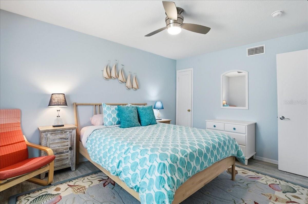 205 POMPANO DR SE #B, ST PETERSBURG, FL — photo 17