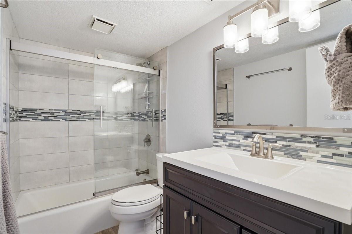 205 POMPANO DR SE #B, ST PETERSBURG, FL — photo 19