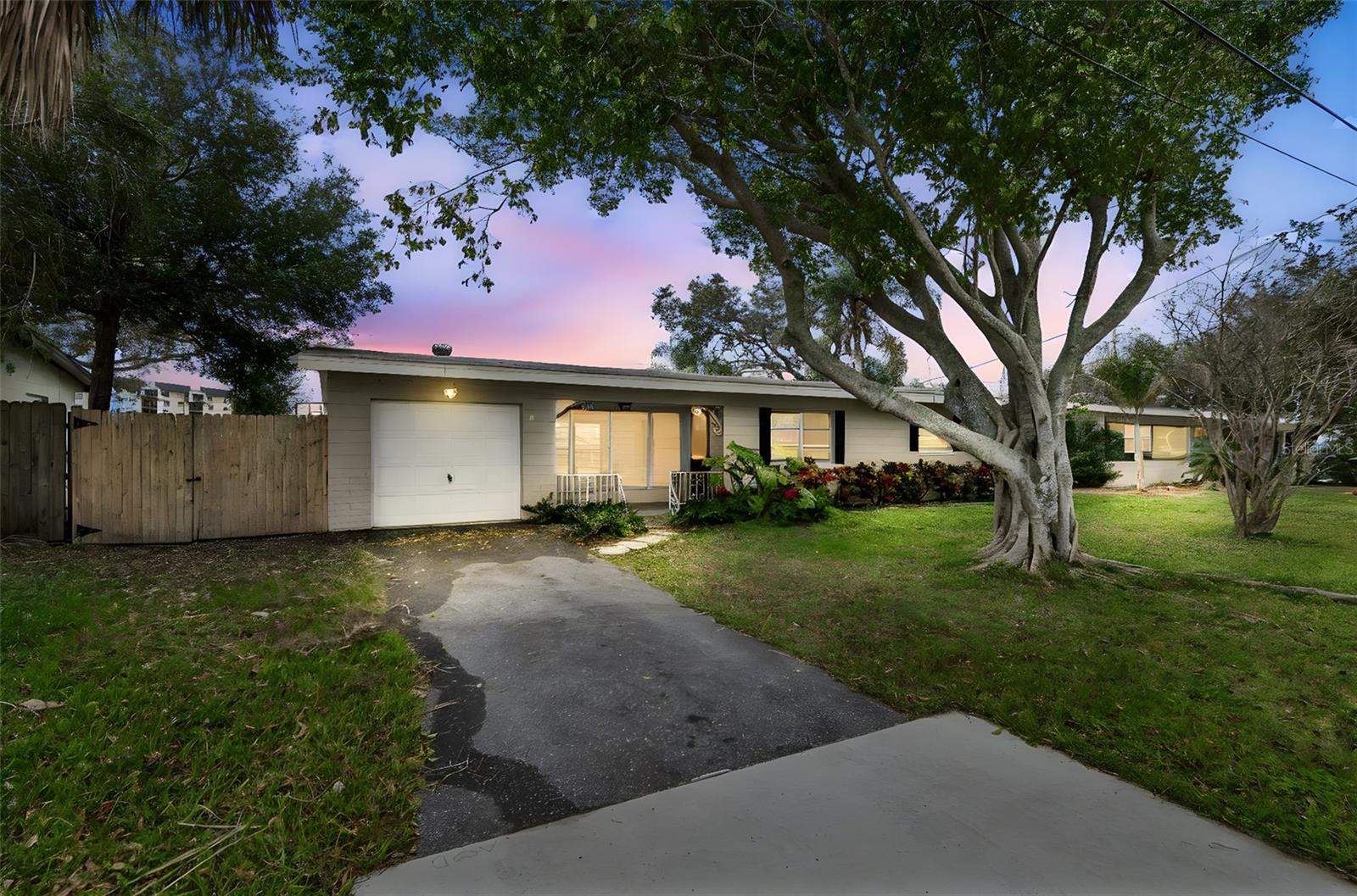 10970 GROVE TER, SEMINOLE, FL