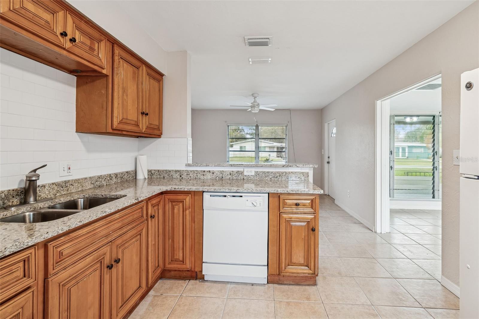 10970 GROVE TER, SEMINOLE, FL — photo 16