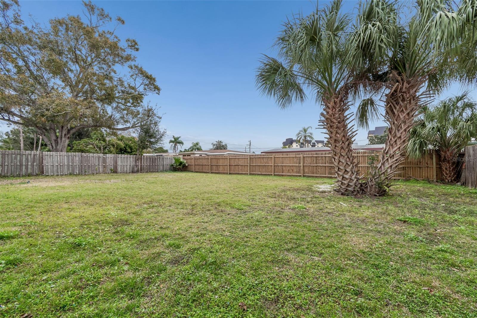 10970 GROVE TER, SEMINOLE, FL — photo 36