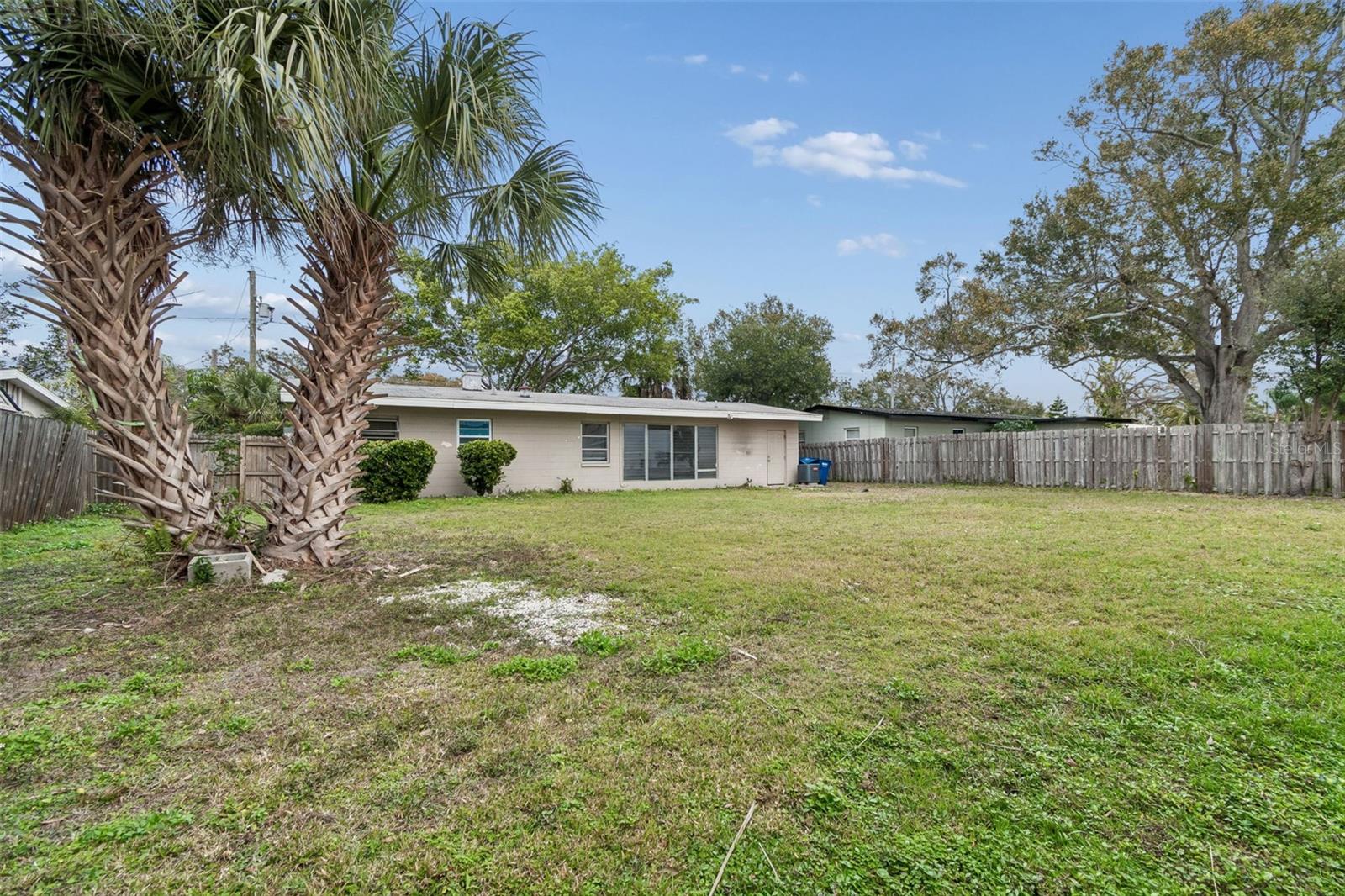 10970 GROVE TER, SEMINOLE, FL — photo 37