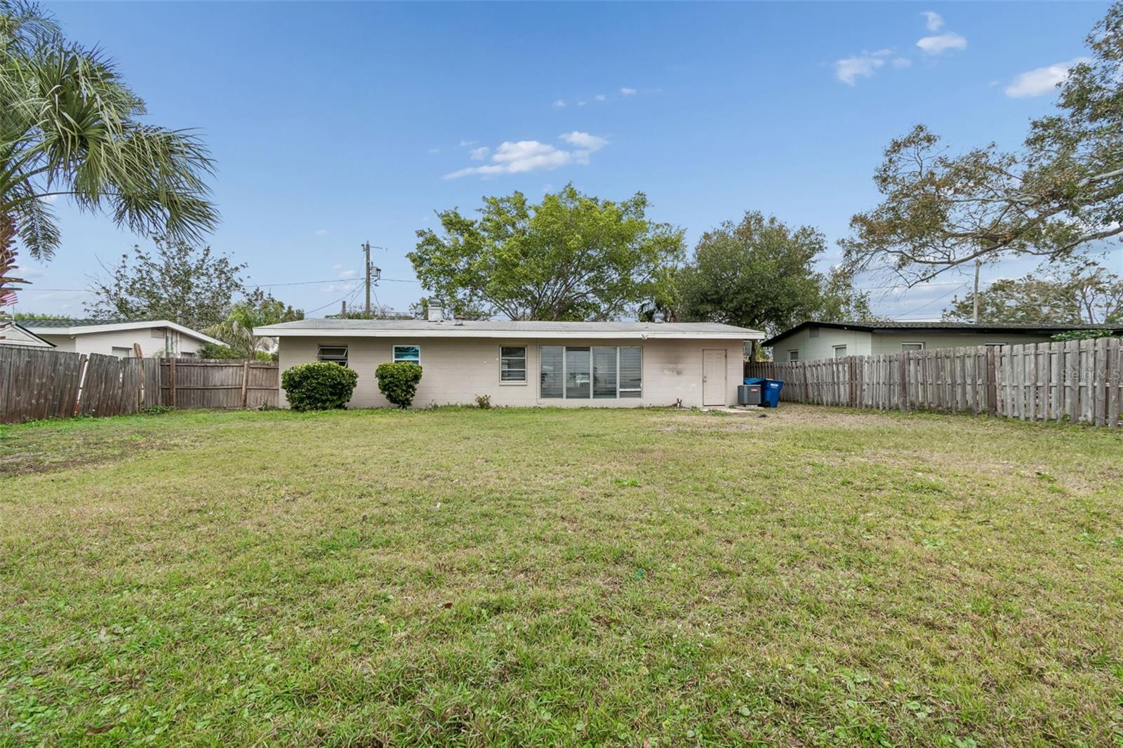 10970 GROVE TER, SEMINOLE, FL — photo 38