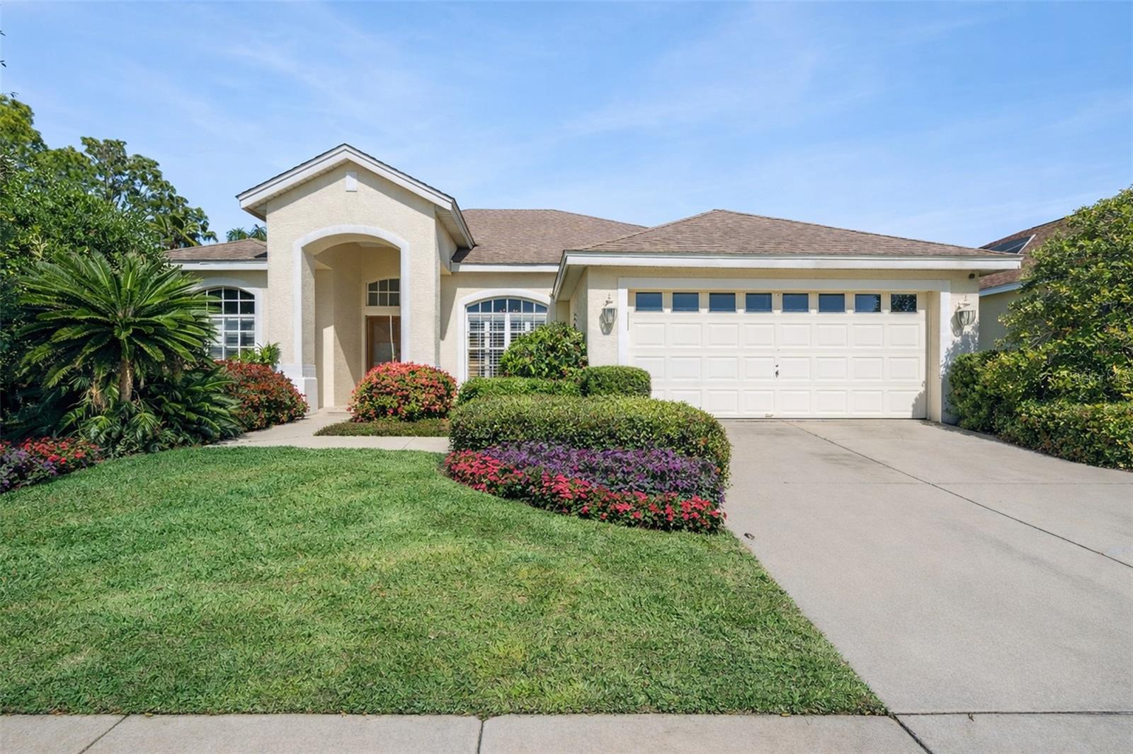8032 PINE HOLLOW DR, MOUNT DORA, FL