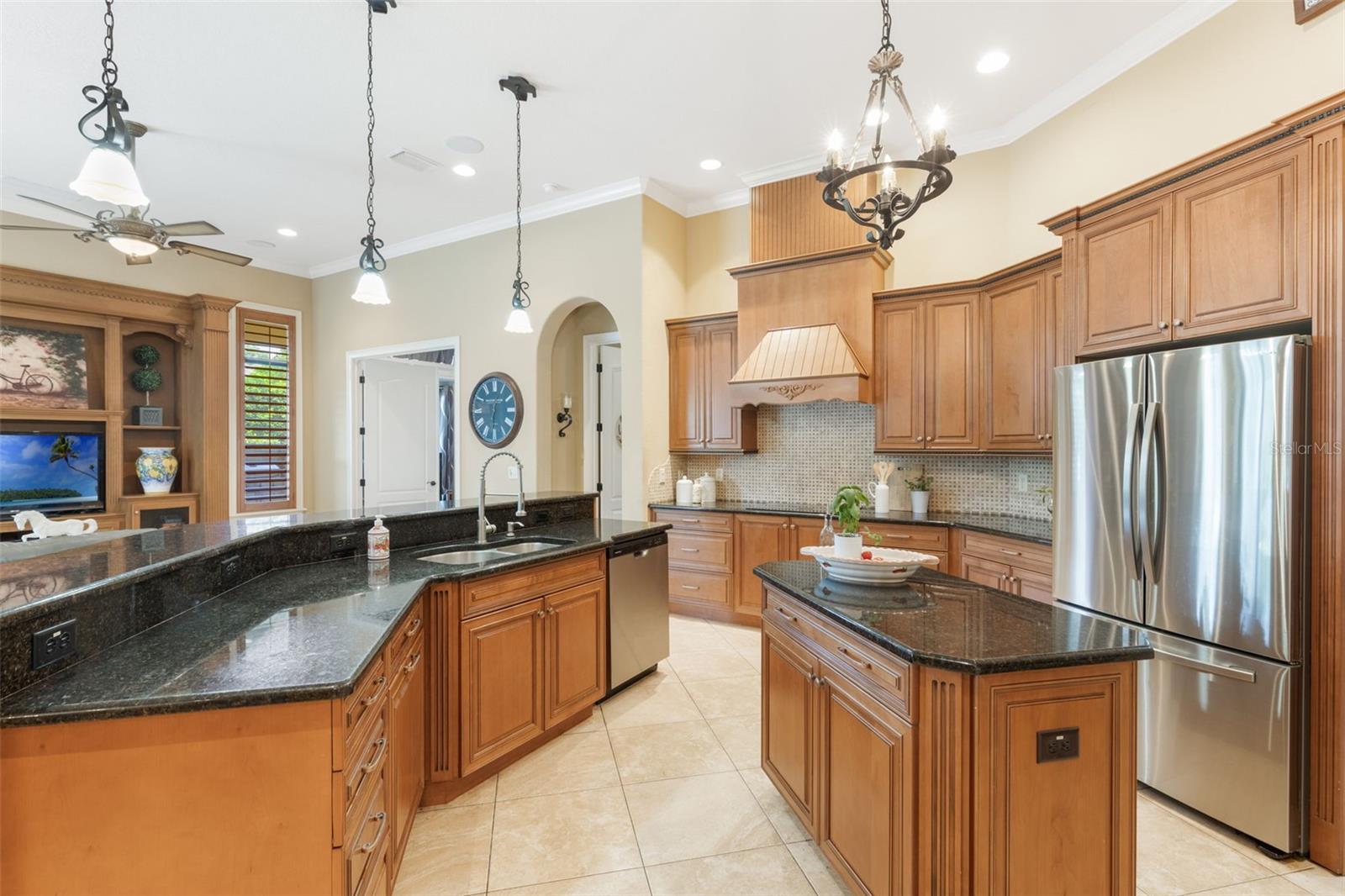 25514 HIGH HAMPTON CIR, SORRENTO, FL — photo 16
