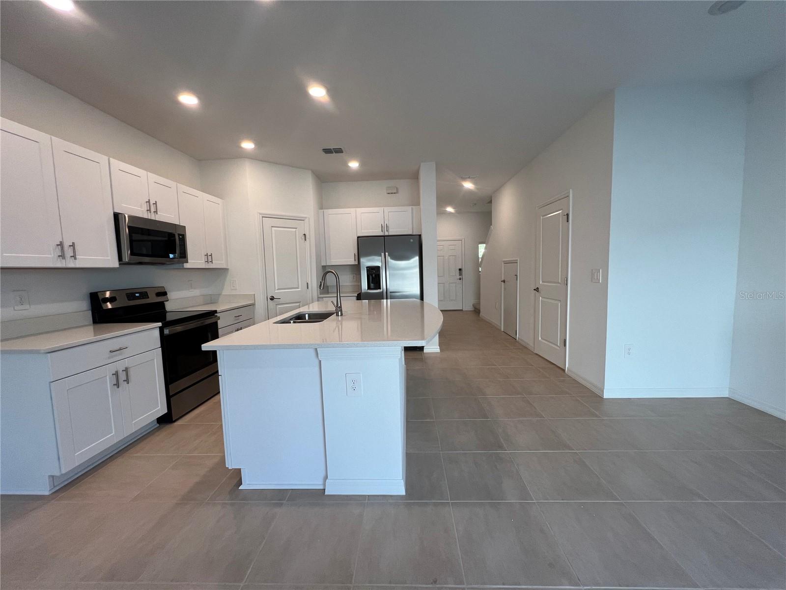 2211 PORTRAIT ST, KISSIMMEE, FL — photo 4