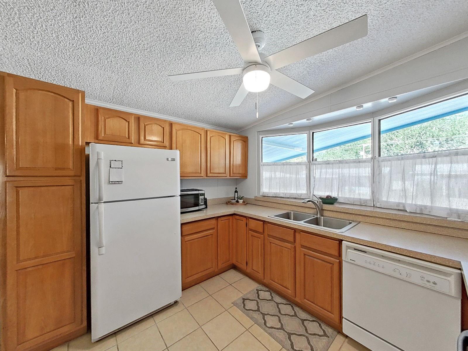 1811 FOX HILL DR, LAKELAND, FL — photo 11