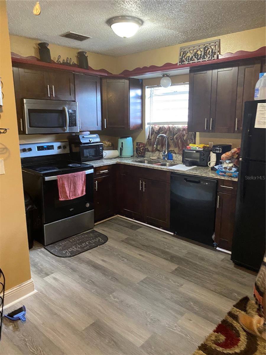 5520 20TH ST, ZEPHYRHILLS, FL — photo 3