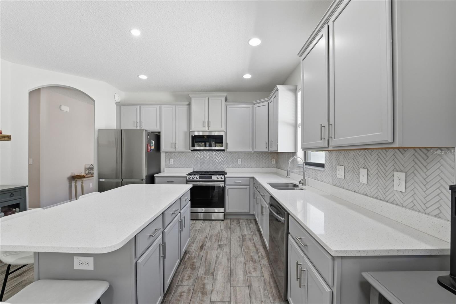 8328 AUBURN RISE CT, LAND O LAKES, FL — photo 2