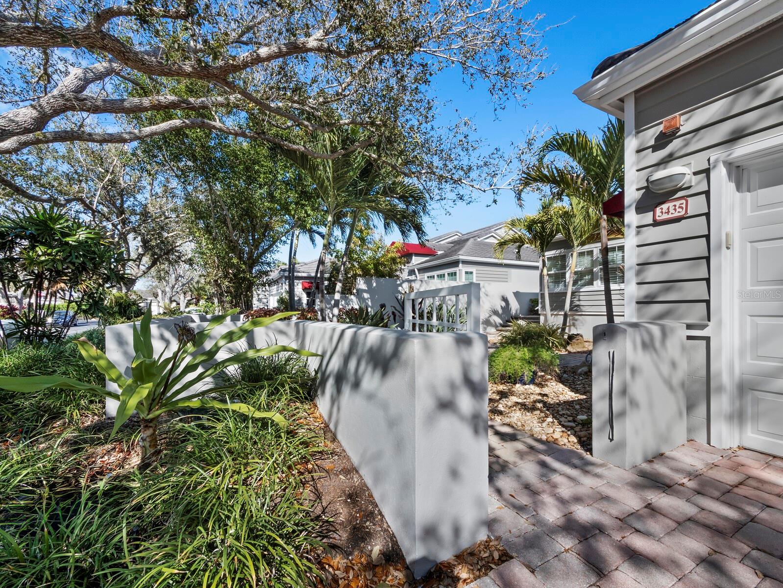 3435 WINDING OAKS DR #18, LONGBOAT KEY, FL — photo 3