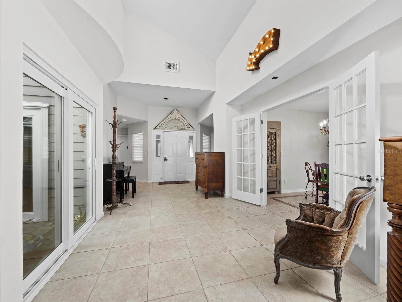 3435 WINDING OAKS DR #18, LONGBOAT KEY, FL — photo 8
