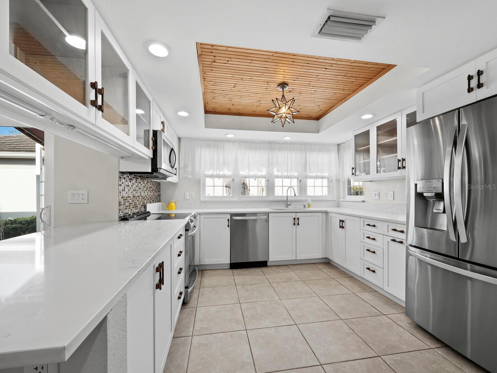 3435 WINDING OAKS DR #18, LONGBOAT KEY, FL — photo 12