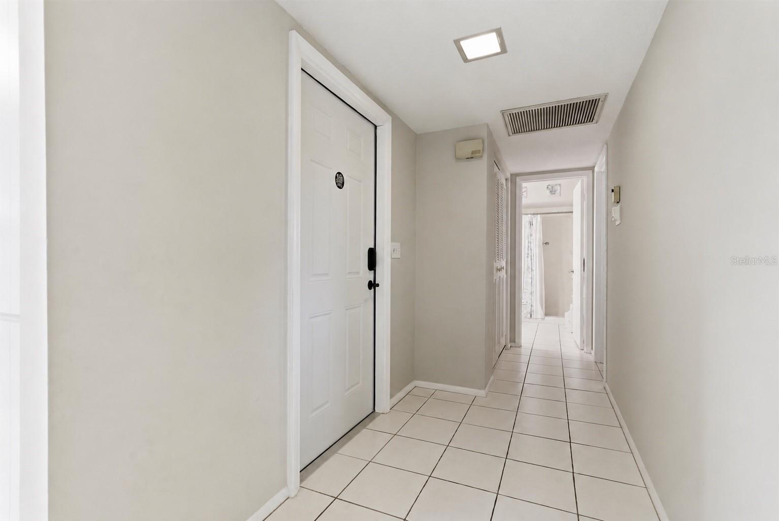 1141 MERLE WAY #14, SARASOTA, FL — photo 2