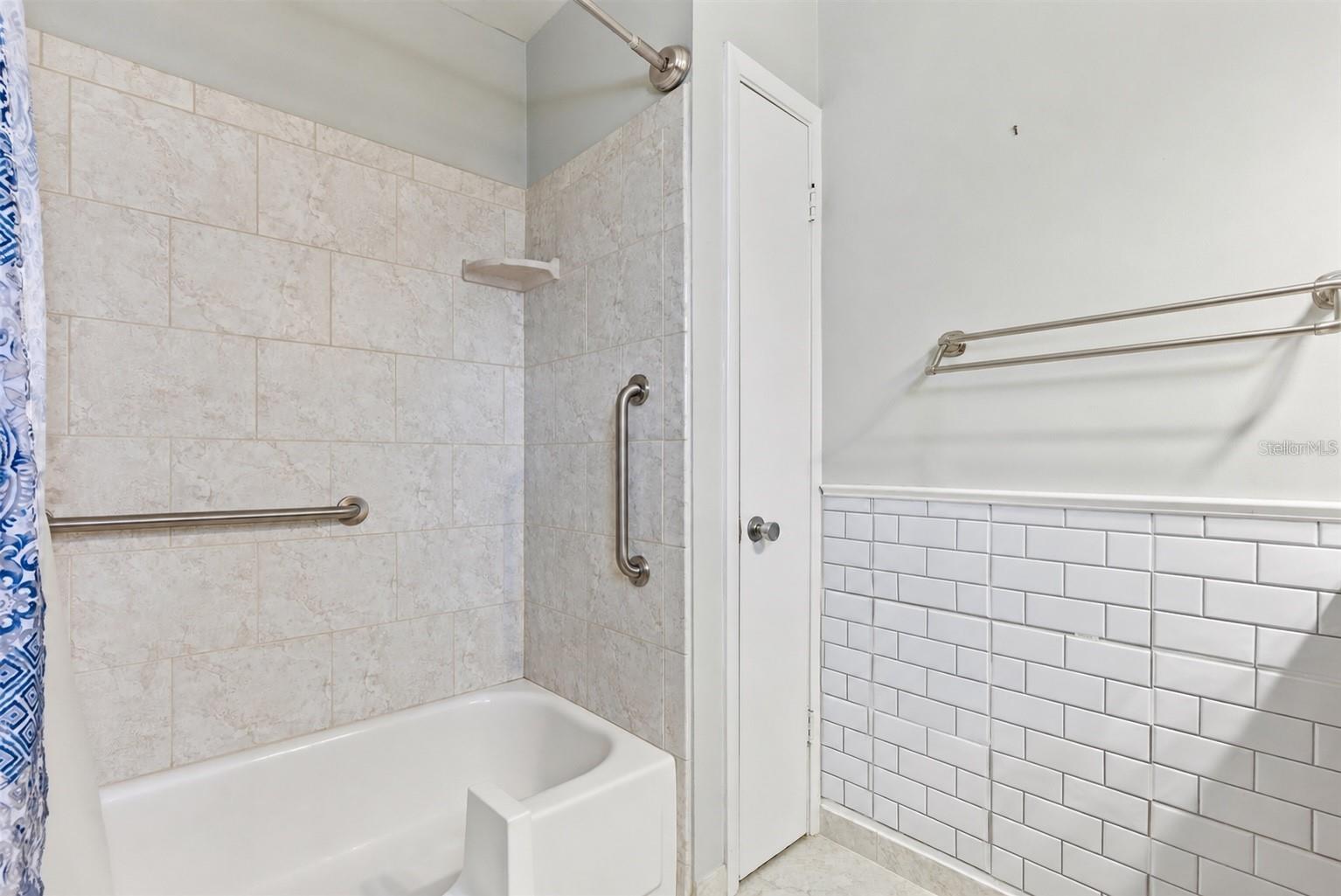 1141 MERLE WAY #14, SARASOTA, FL — photo 17