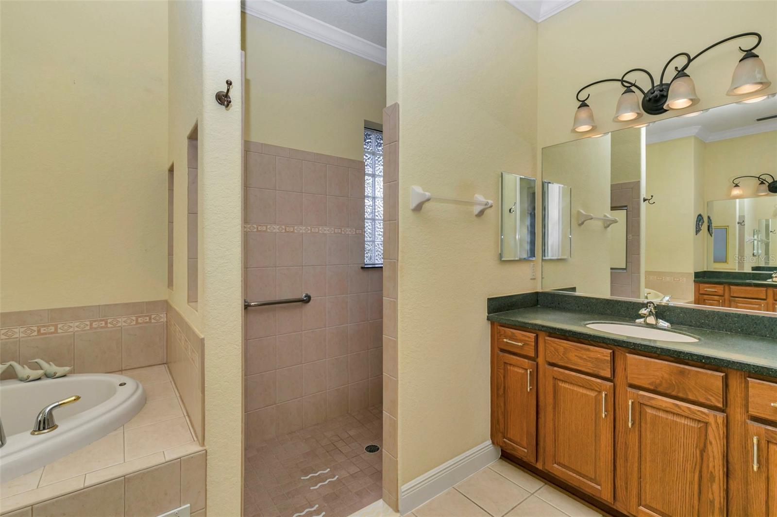 5203 GROVE MNR, LADY LAKE, FL — photo 50