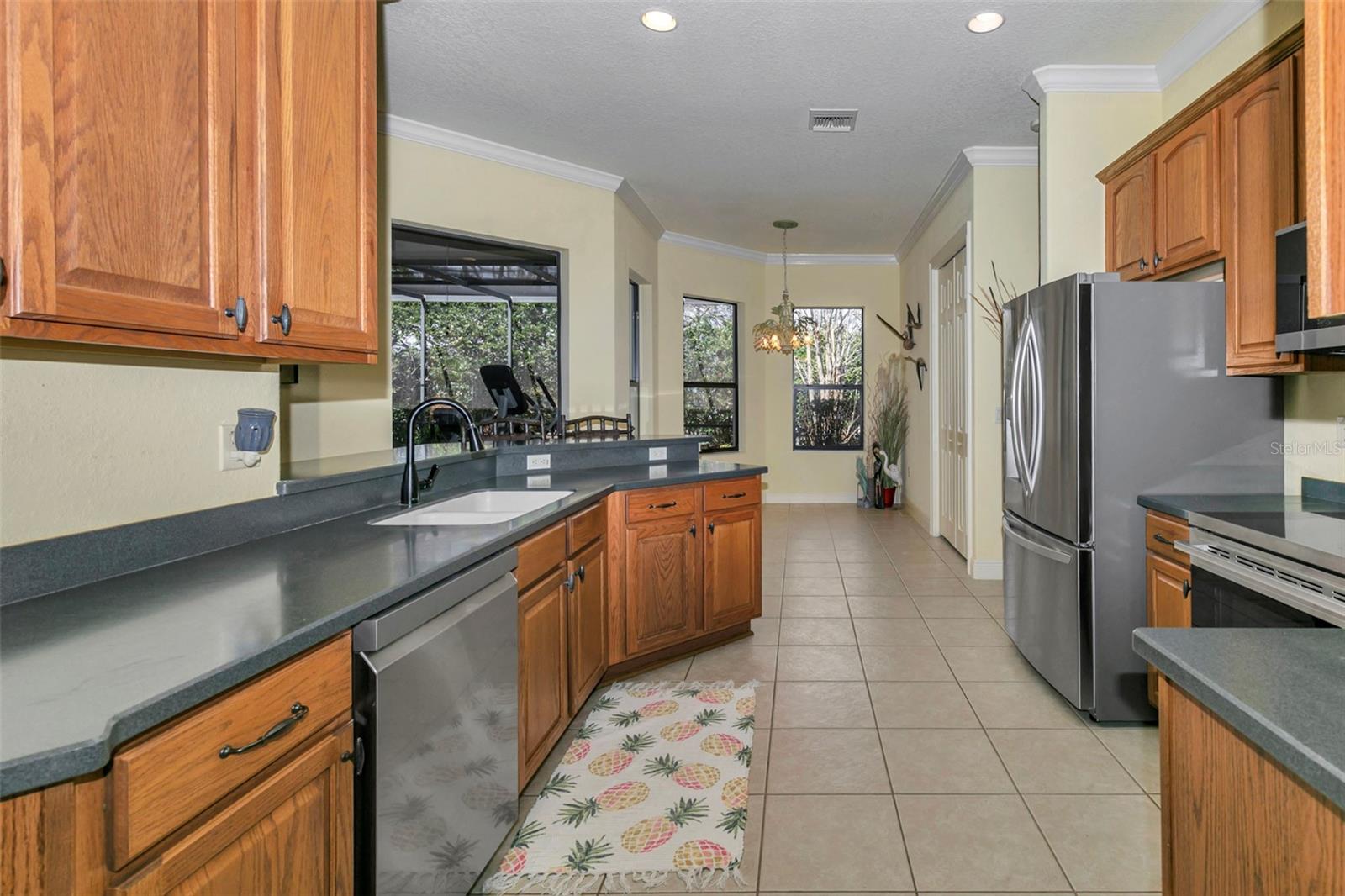 5203 GROVE MNR, LADY LAKE, FL — photo 30