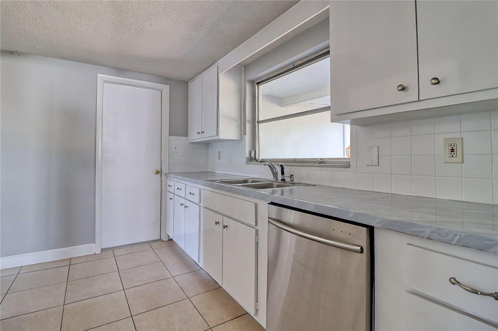 10332 HONEYSUCKLE LN, PORT RICHEY, FL — photo 15