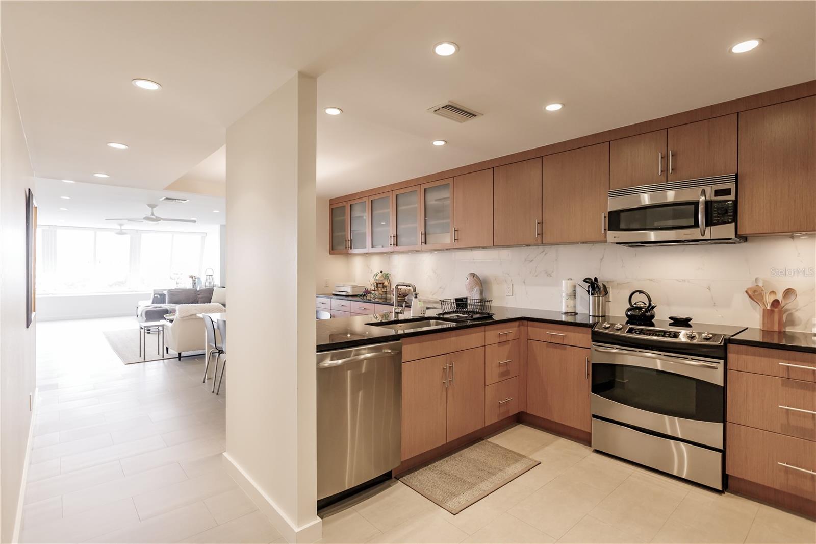 1200 E PEPPERTREE LN #402, SARASOTA, FL — photo 5