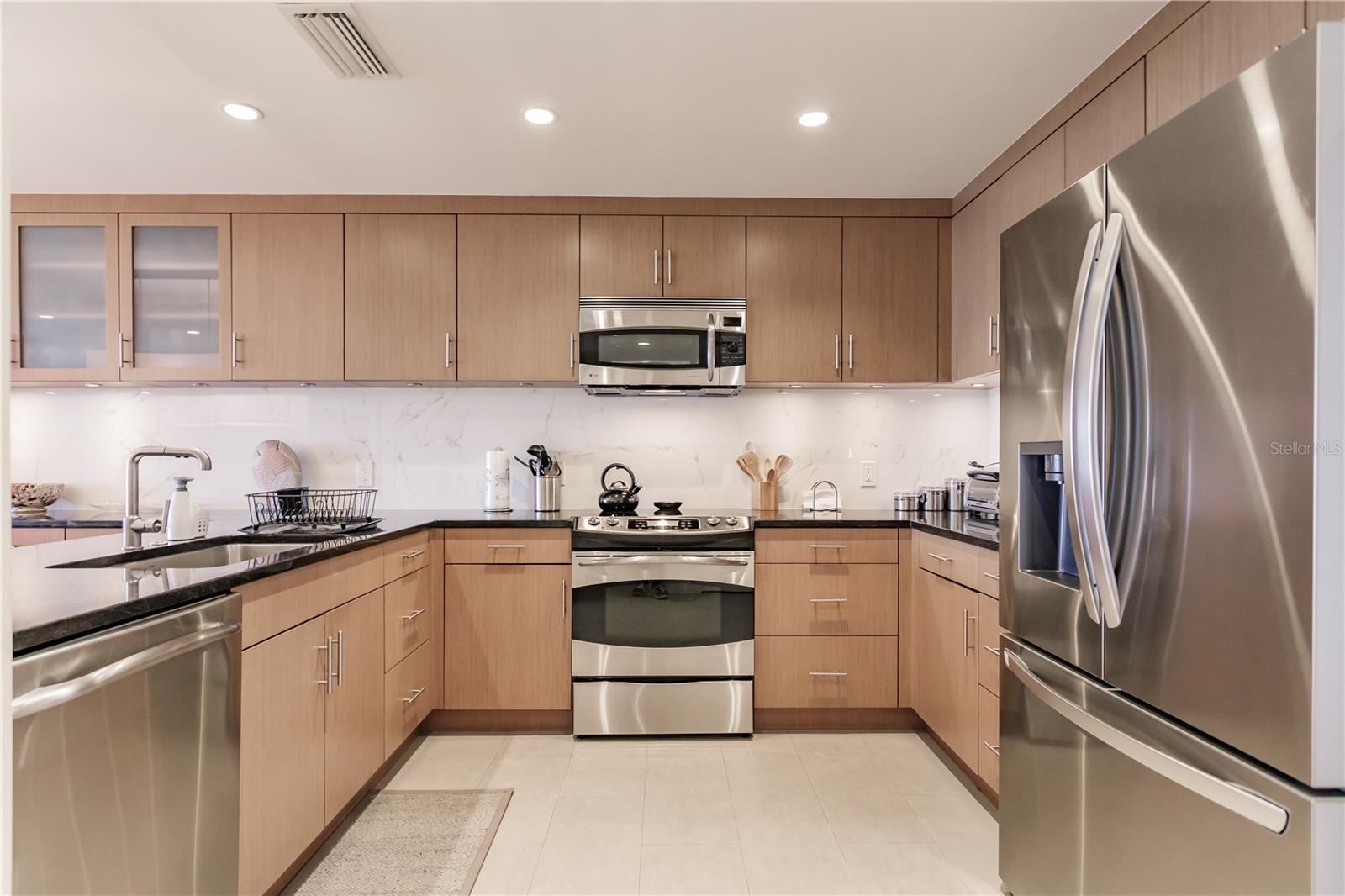 1200 E PEPPERTREE LN #402, SARASOTA, FL — photo 14